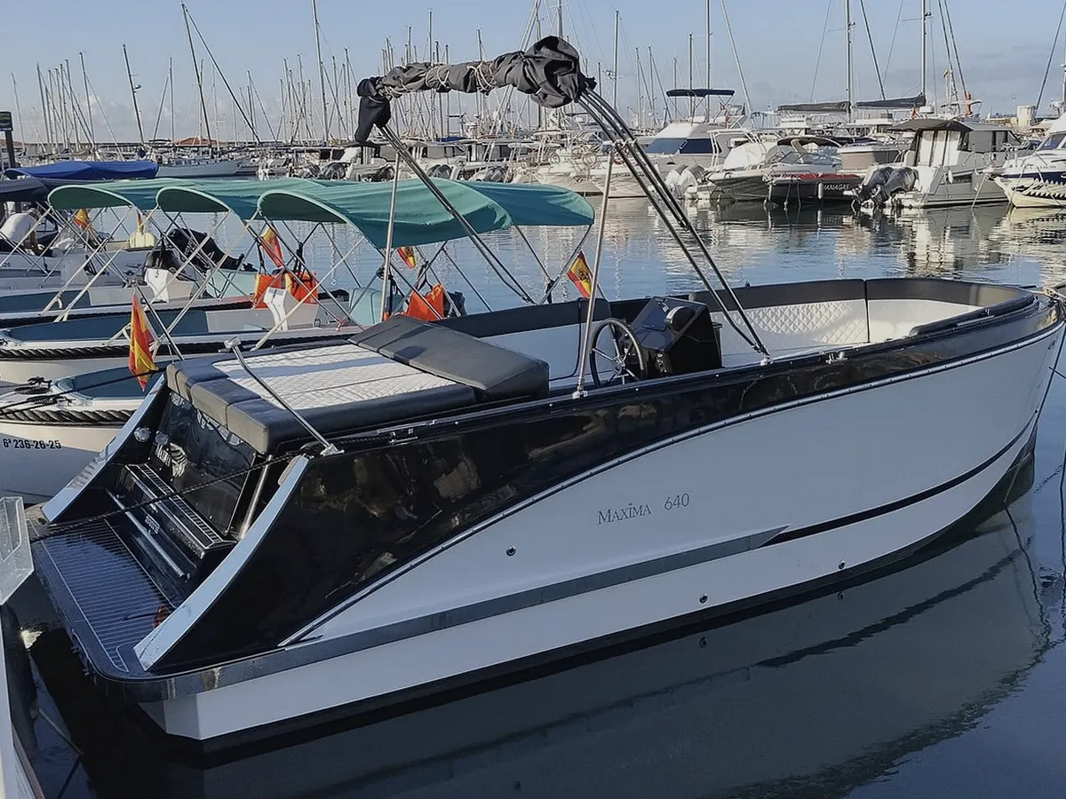 Barco disponible para alquiler en Motril, Andalucía